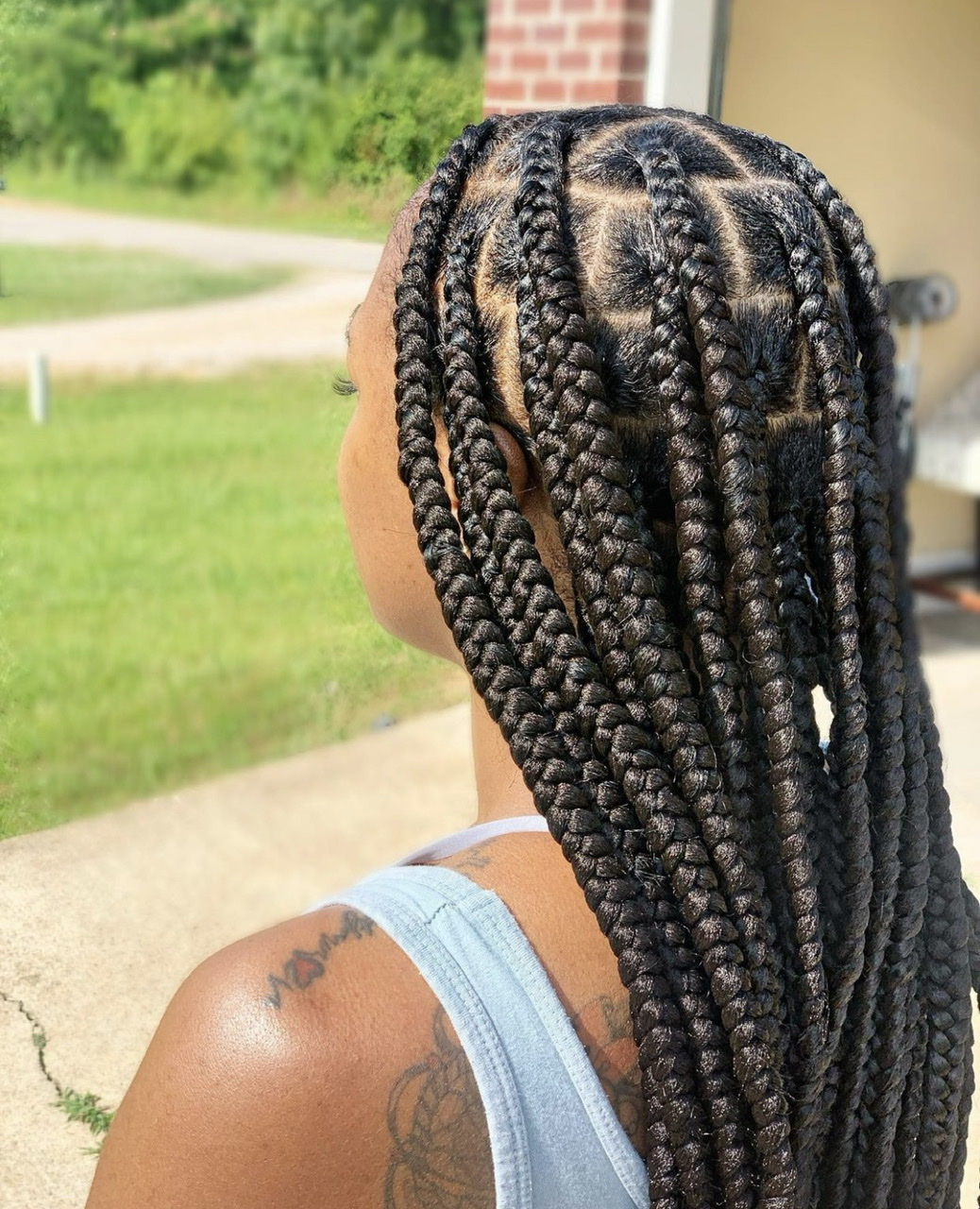 Large Knotless Braids (Standard Mid-back Length)