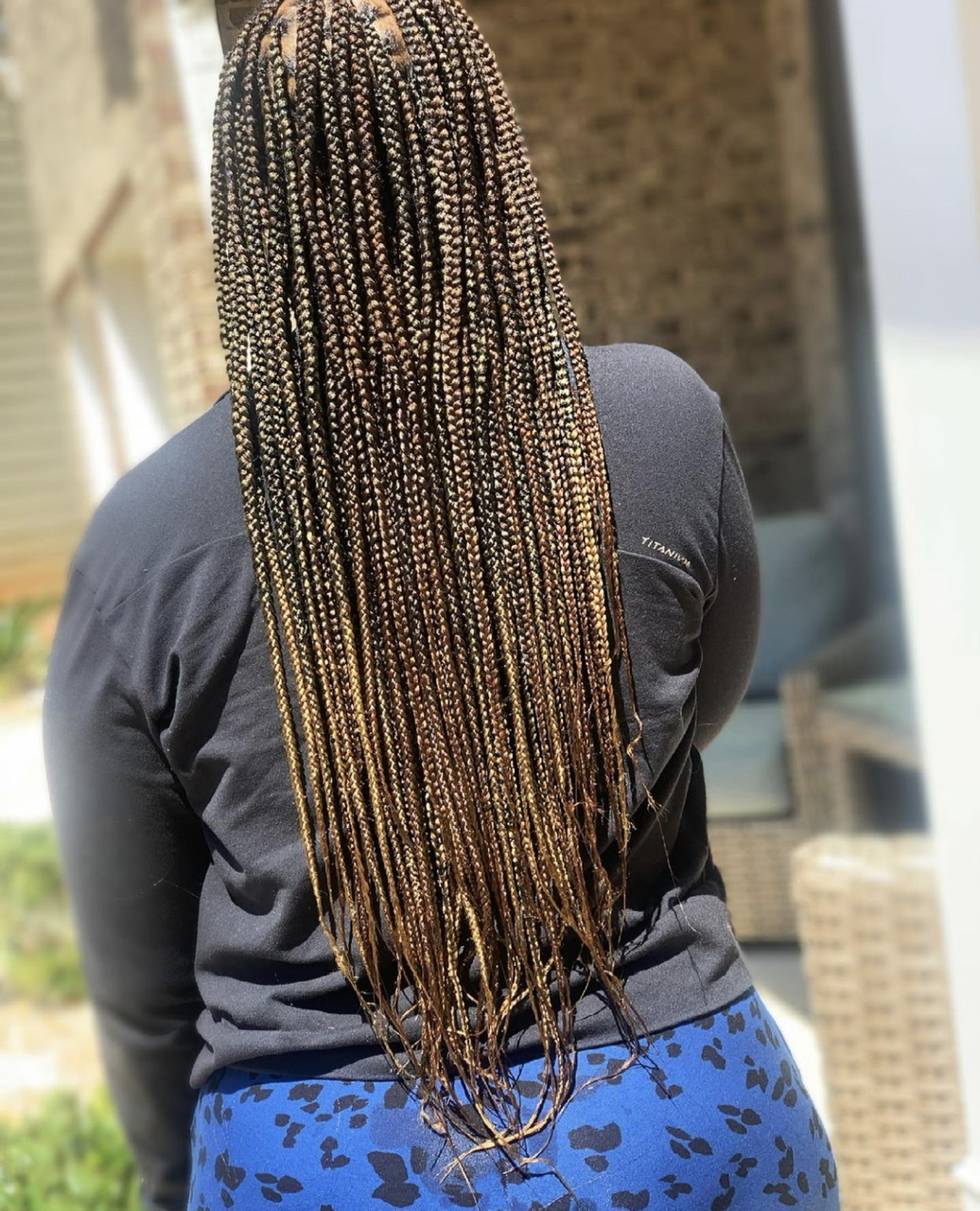Small Knotless Braids (Standard Mid-back Length)