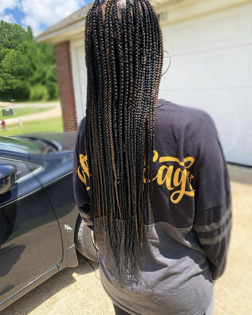 Smedium Knotless Braids (Mid-back length)