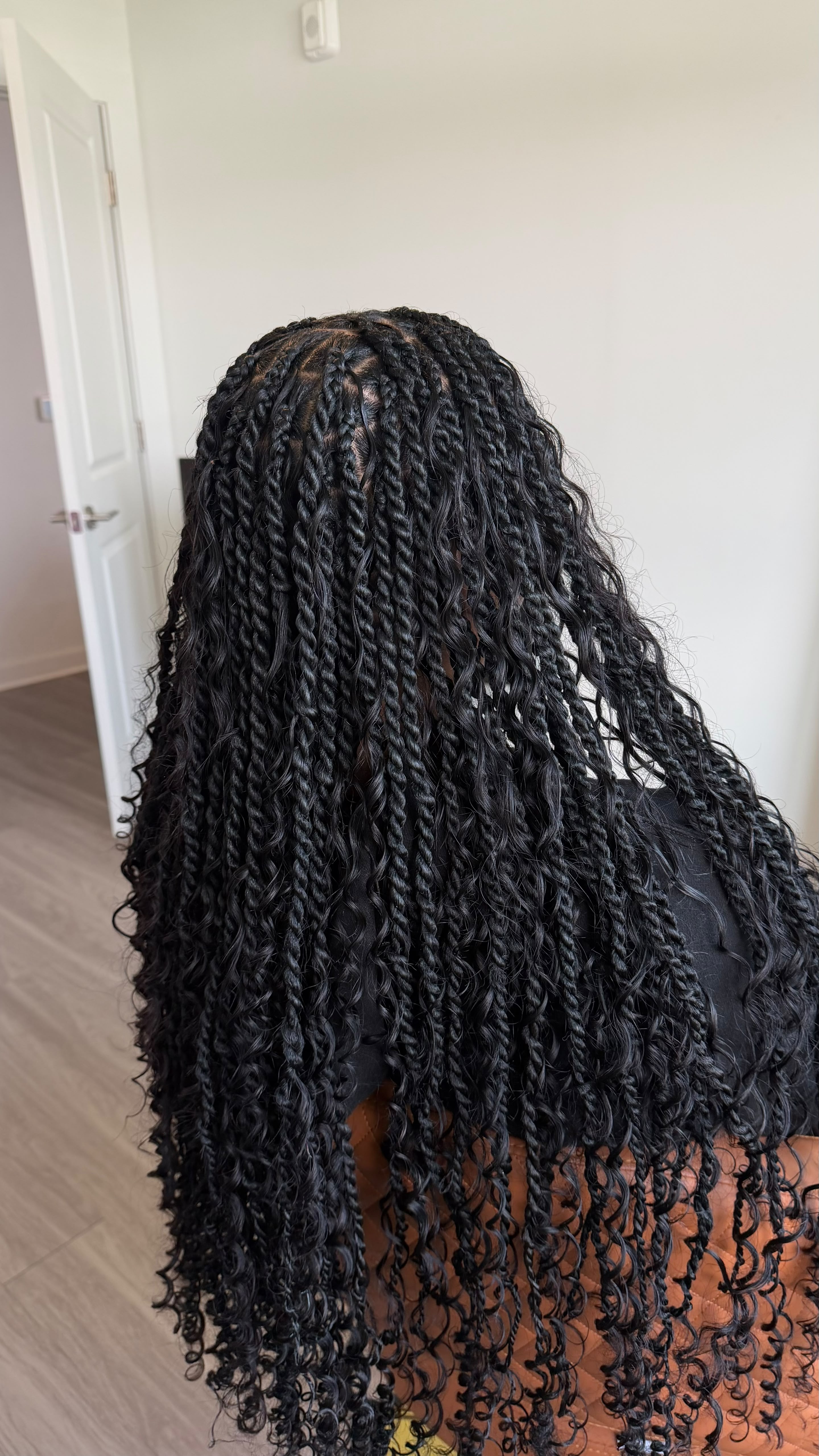 Small-Medium Knotless Twist (Boho) – Butt Length