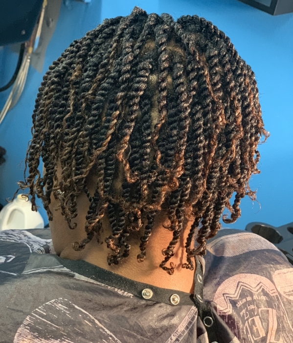 Schedule Appointment with Hair By Daryan