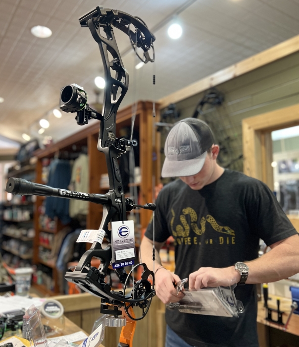 Schedule Appointment with Dallas Wayne Archery and Outdoors